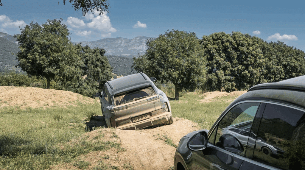 포르쉐 카이엔 일렉트릭 가상 시뮬레이션