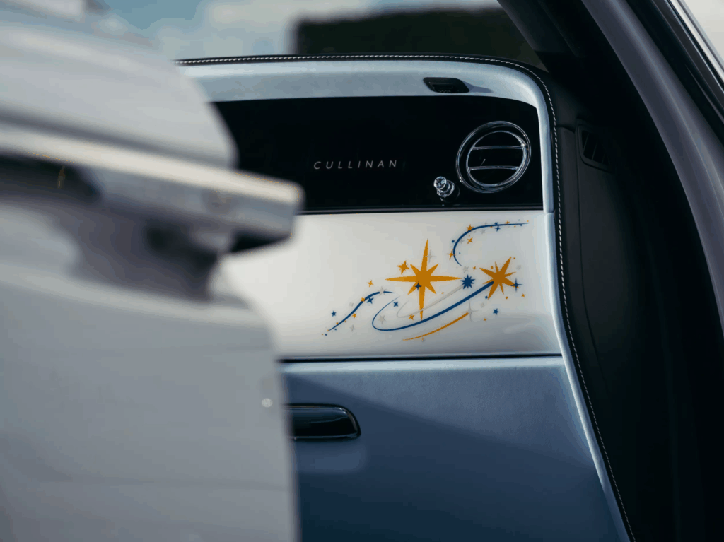 롤스로이스 컬리넌 코스모스 실내