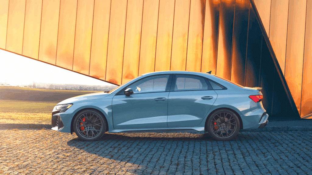 "아반떼만 한 게 400마력?"… 아우디 '괴물 세단', 마침내 한국 상륙 1 더 뉴 아우디 RS3 가격