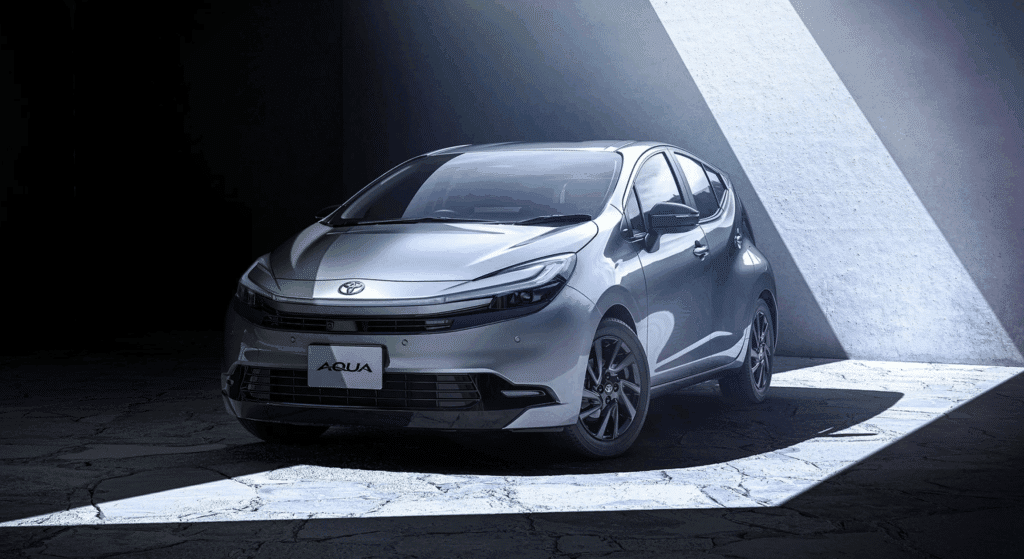 2천만원대 '역대급 연비 괴물' 등장 "기름 냄새만 맡아도 간다"...현대차 '초긴장' 2 토요타 신형 아쿠아 가격