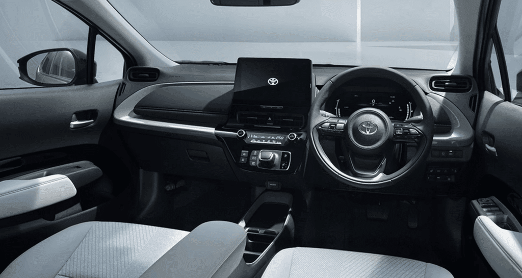 2천만원대 '역대급 연비 괴물' 등장 "기름 냄새만 맡아도 간다"...현대차 '초긴장' 4 토요타 신형 아쿠아 제원