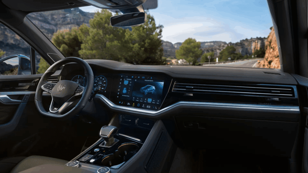 "단종된다더니 '대반전'"...포르쉐에도 없는 '이 기술' 싣고 부활한 車 3 폭스바겐 ID. 투아렉 2029년 출시