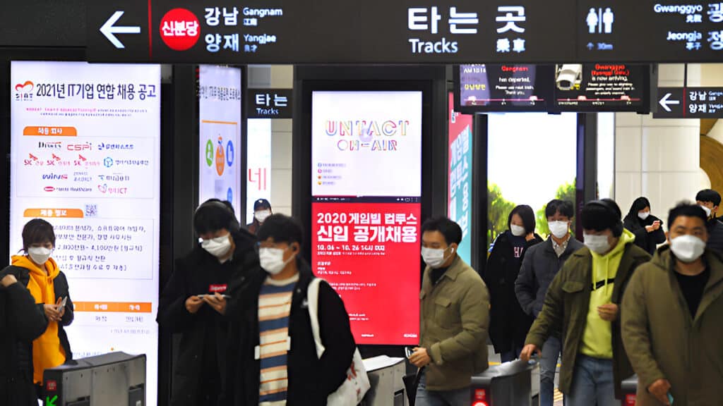 "평생 직장인 줄 알았는데"… 하루아침에 밀려난 사람들, 노후 준비 '어떡해요' 1 AI 전문직 변화