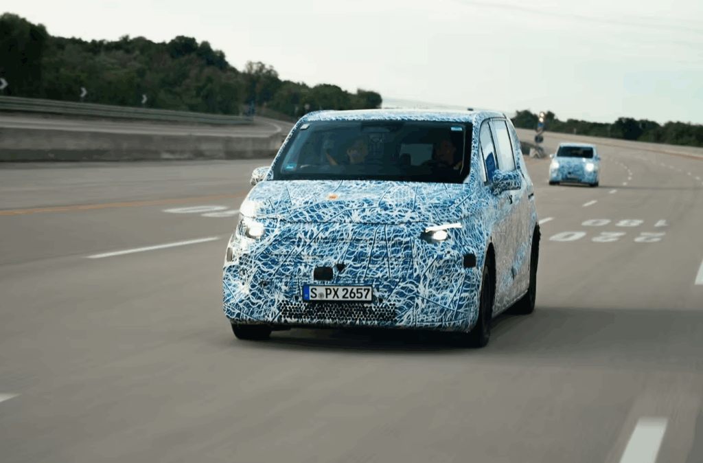 "이거 진짜 맞아?"… 벤츠의 충격 선언, ‘럭셔리’ 버리고 '끝장 승부' 4 벤츠 2027년까지 신차 40종 출시