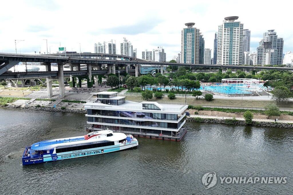 '한강의 기적' 꿈꾸더니 "세금만 날렸다" 시민들 '부글부글'... 대체 무슨 일이? 2 한강버스 운항 중단