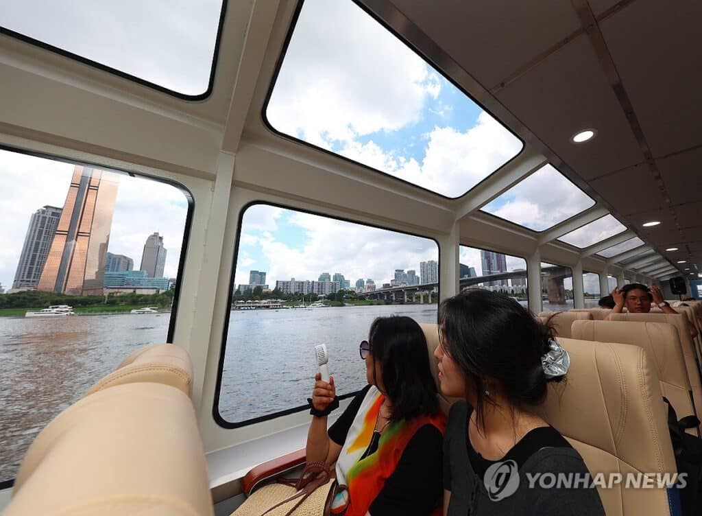 '한강의 기적' 꿈꾸더니 "세금만 날렸다" 시민들 '부글부글'... 대체 무슨 일이? 3 한강버스 운항 중단