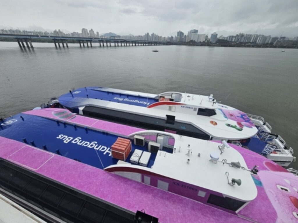 '한강의 기적' 꿈꾸더니 "세금만 날렸다" 시민들 '부글부글'... 대체 무슨 일이? 4 한강버스 운항 중단