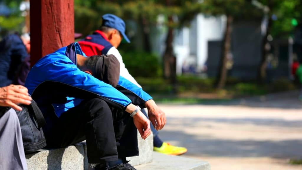 "옆집 어르신 요즘 안 보이더니"… 갈 곳 잃은 1천만 노인들, 결국 '이곳'으로 1 노인