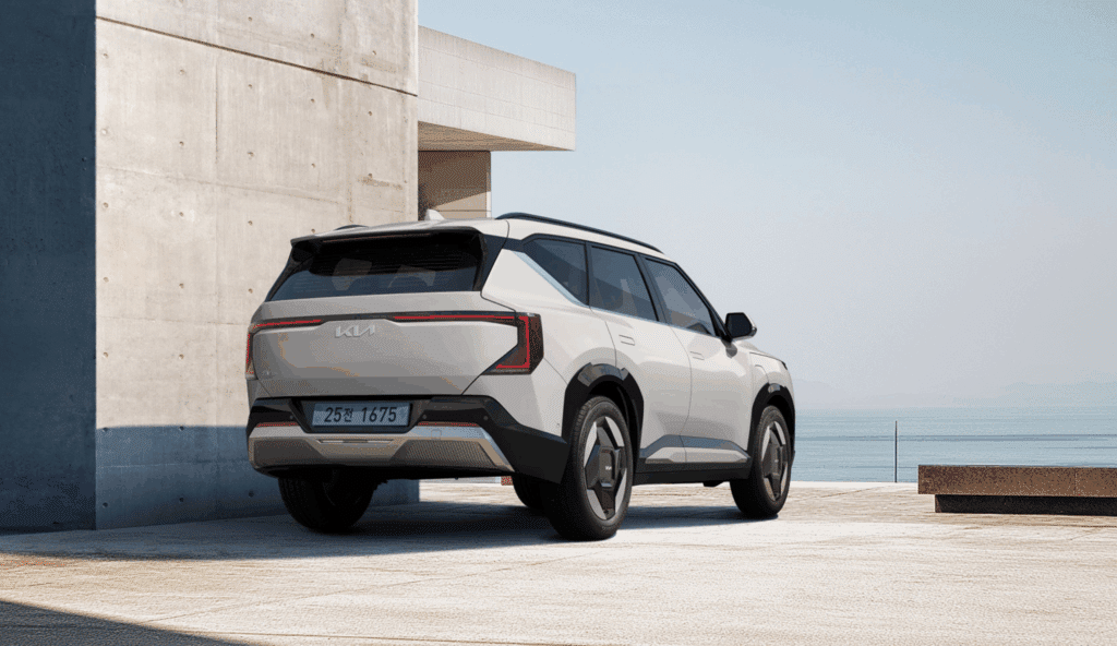 "아이오닉도 테슬라도 아니었다"...아빠들 홀딱 반한 전기차 1위는 바로? 5 기아 EV5 가격