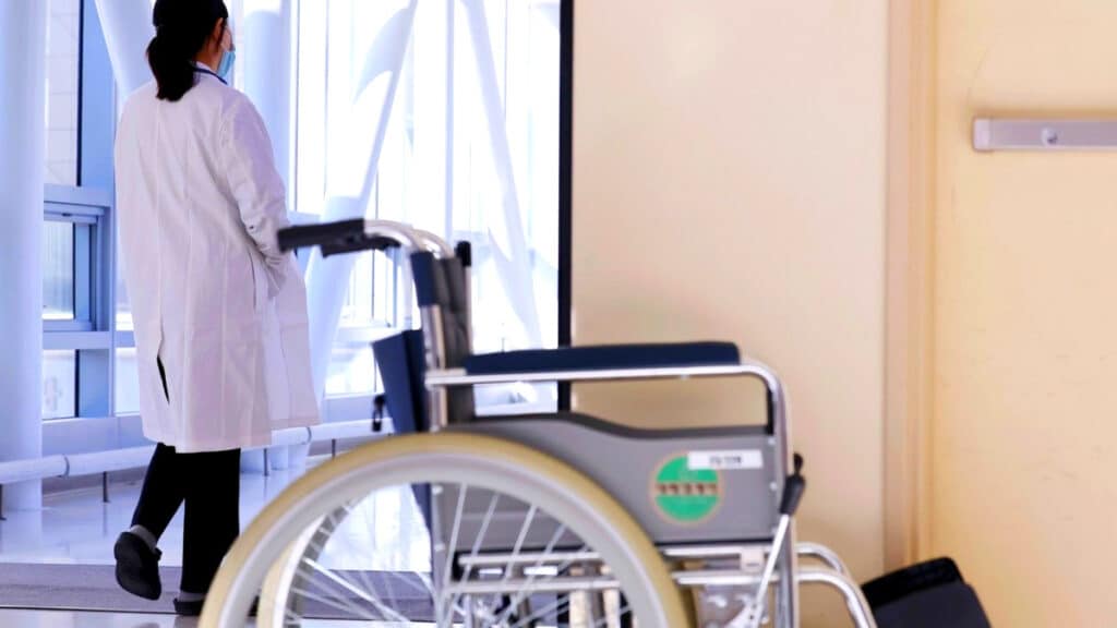 나는 뼈 빠지게 일하는데… "누워서 돈 번다"는 얌체족, 2조 6000억 넘게 빼돌렸다 1 보험