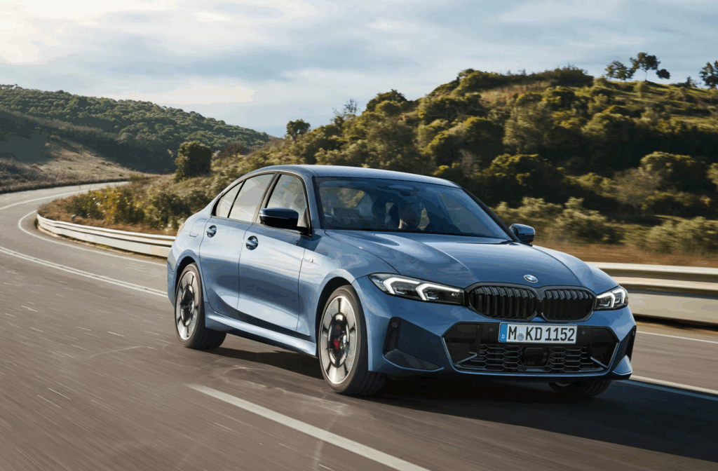 BMW 3시리즈 투트랙 전략