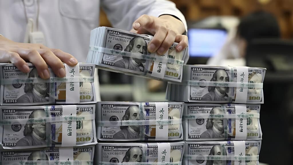 Dollar Carry Trade Resurrects (2)