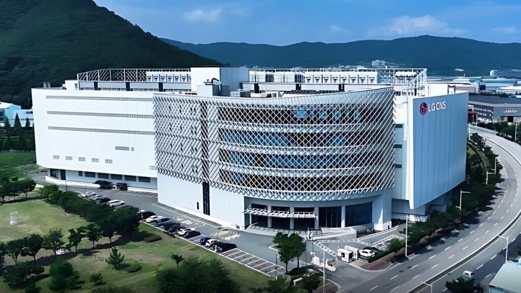 Foreign Investors Are Turning to LG (4)