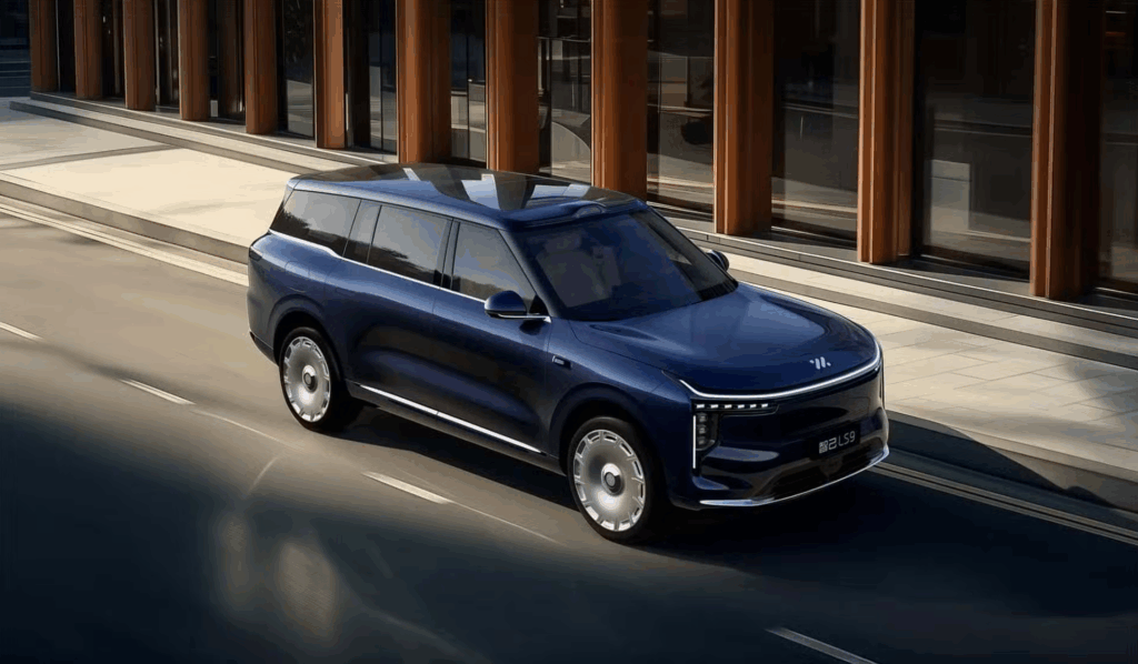 "이런게 가능할 줄 몰랐어요".. 샤워기까지 갖춘 신형 SUV 장비 수준에 '깜짝' 3 LM 모터스 LS9 샤워기