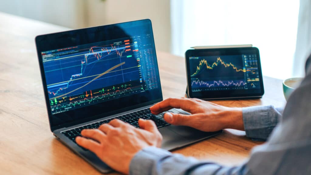 ISU petasys Shares Surge