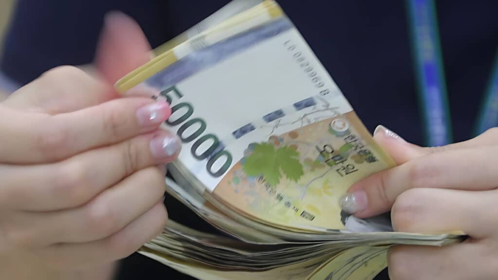 South Korea Is Hard to Rise in Class (4)