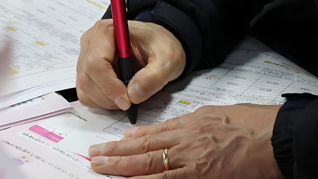 a job for the elderly in Ansan