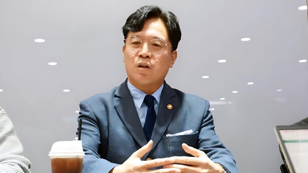 a push to extend the retirement age (2)