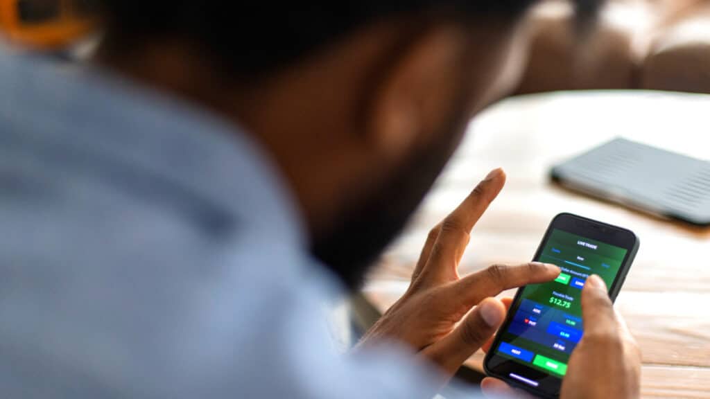 kospi rises kosdaq falls