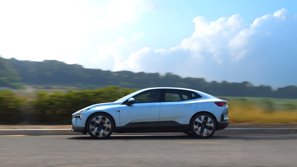 폴스타4 판매량