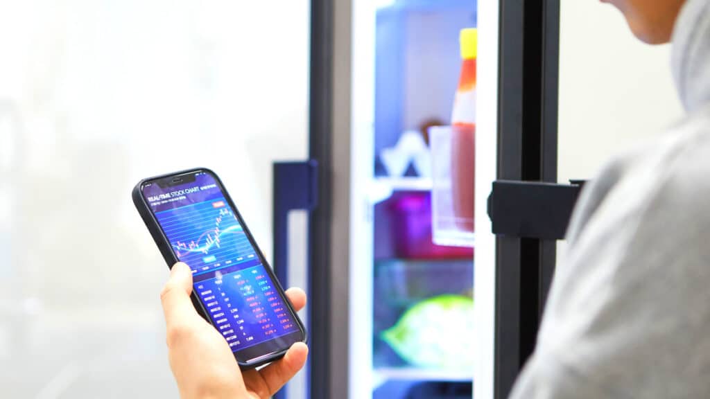 Rich People Buy SK Hynix in Bulk