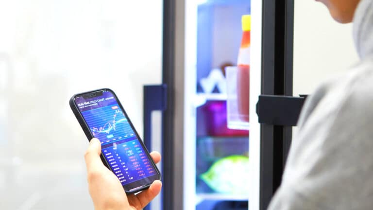 Rich People Buy SK Hynix in Bulk