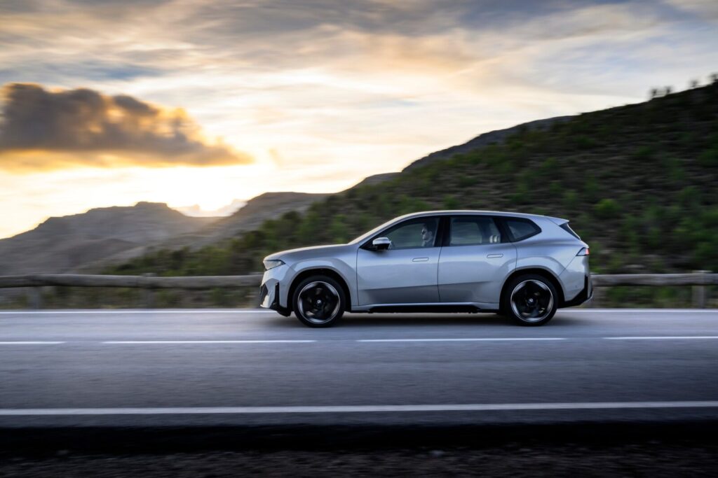 BMW iX3 AI 비서 알렉사+ 탑재