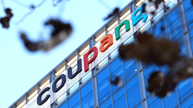 쿠팡 4분기 영업익 97% 급락