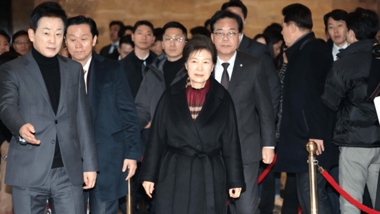 박근혜 전 대통령 사저, 가로세로연구소에 가압류