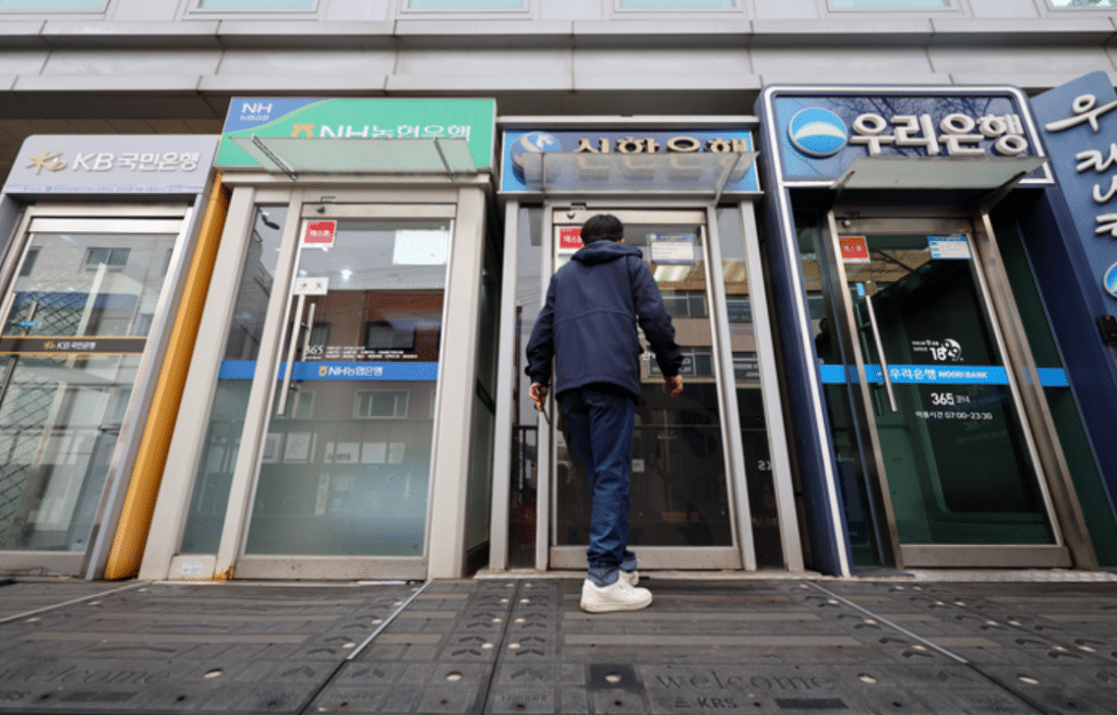 2년 이상 정기예금 감소