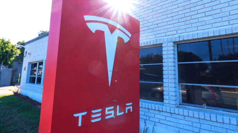 테슬라 반도체 생산 시설