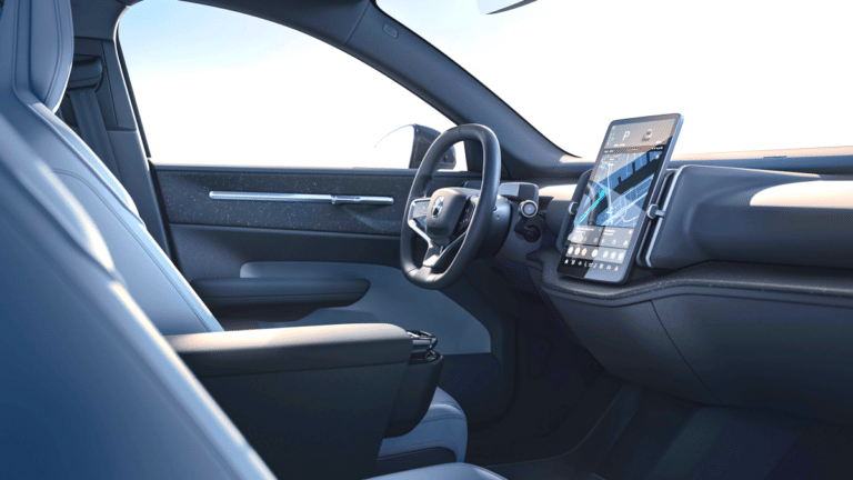 볼보 EX30 가격 인하