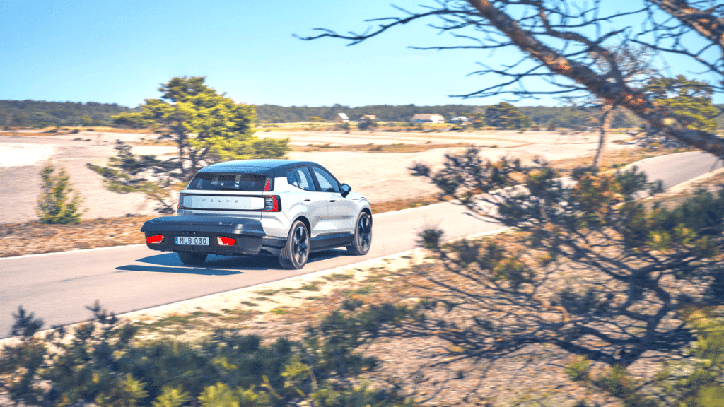 볼보 EX30 가격 인하