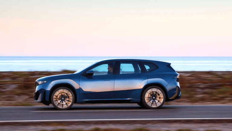 BMW 더 뉴 iX3 한국 상륙