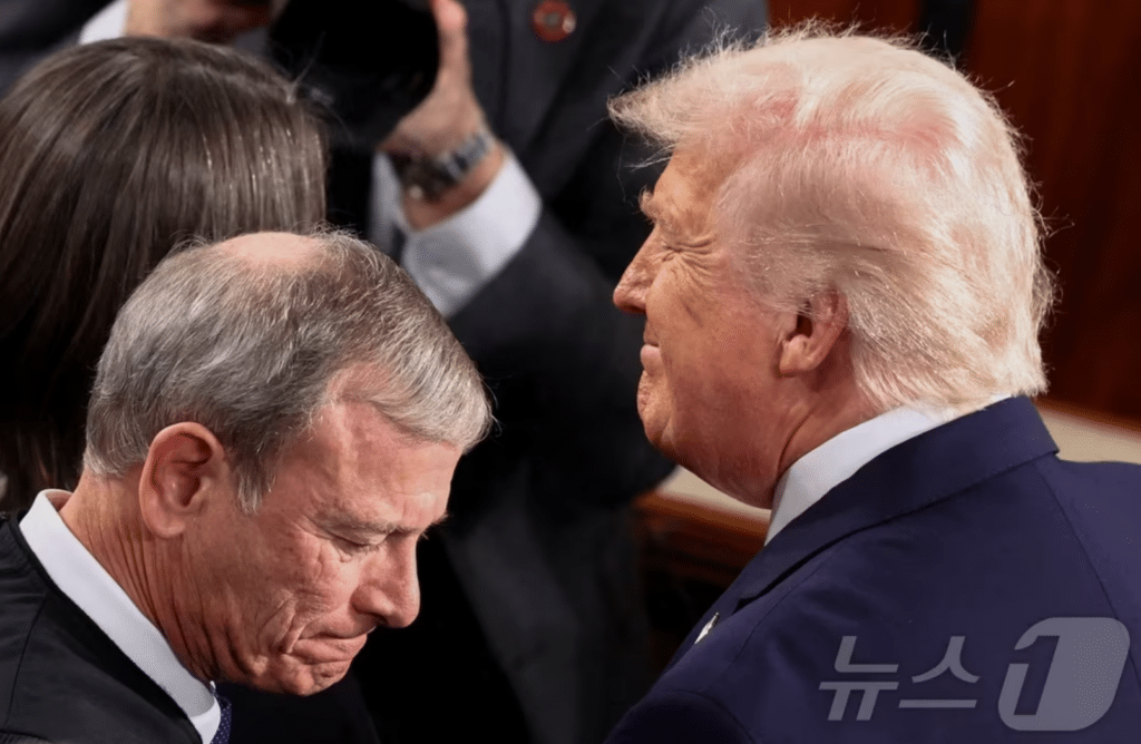 도널드 트럼프 미국 대통령 관세 15% 인상