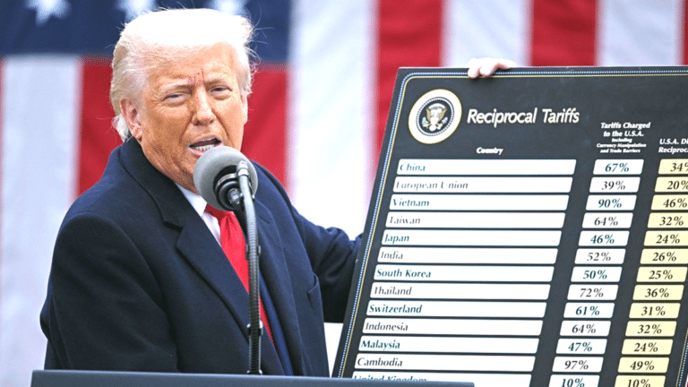 도널드 트럼프 미국 대통령 관세 15% 인상