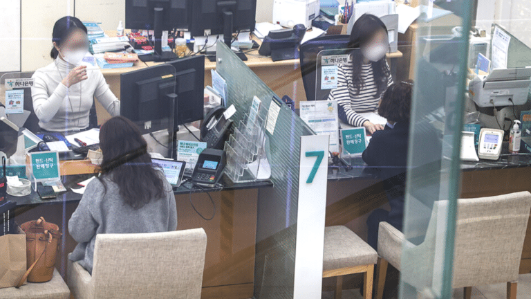 부채 고위험 가구 35%, 2030 청년