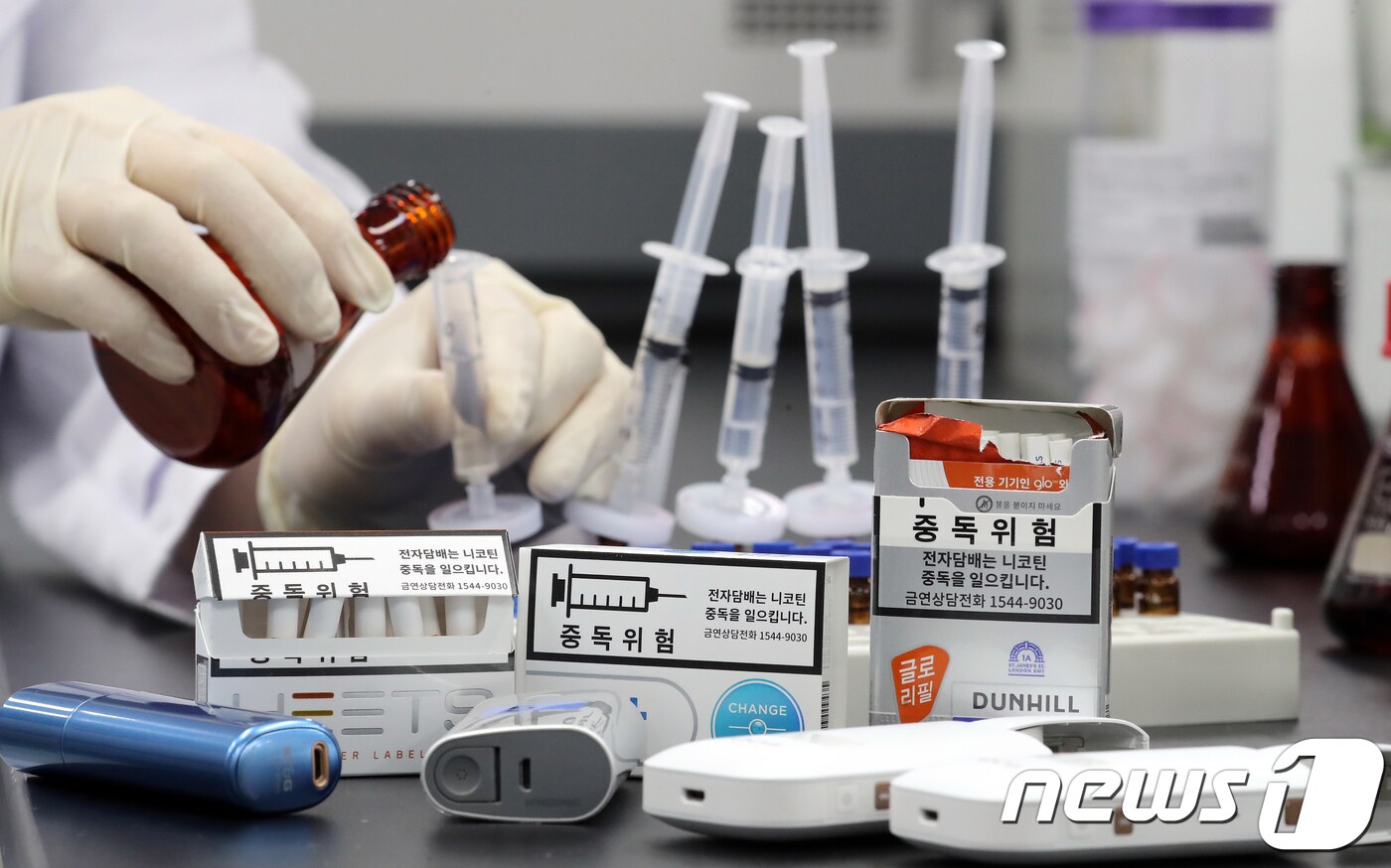 금연 다시보기]②"전자담배도 똑같은 담배?"…해외선 유해물질 감소 인정 - 뉴스1