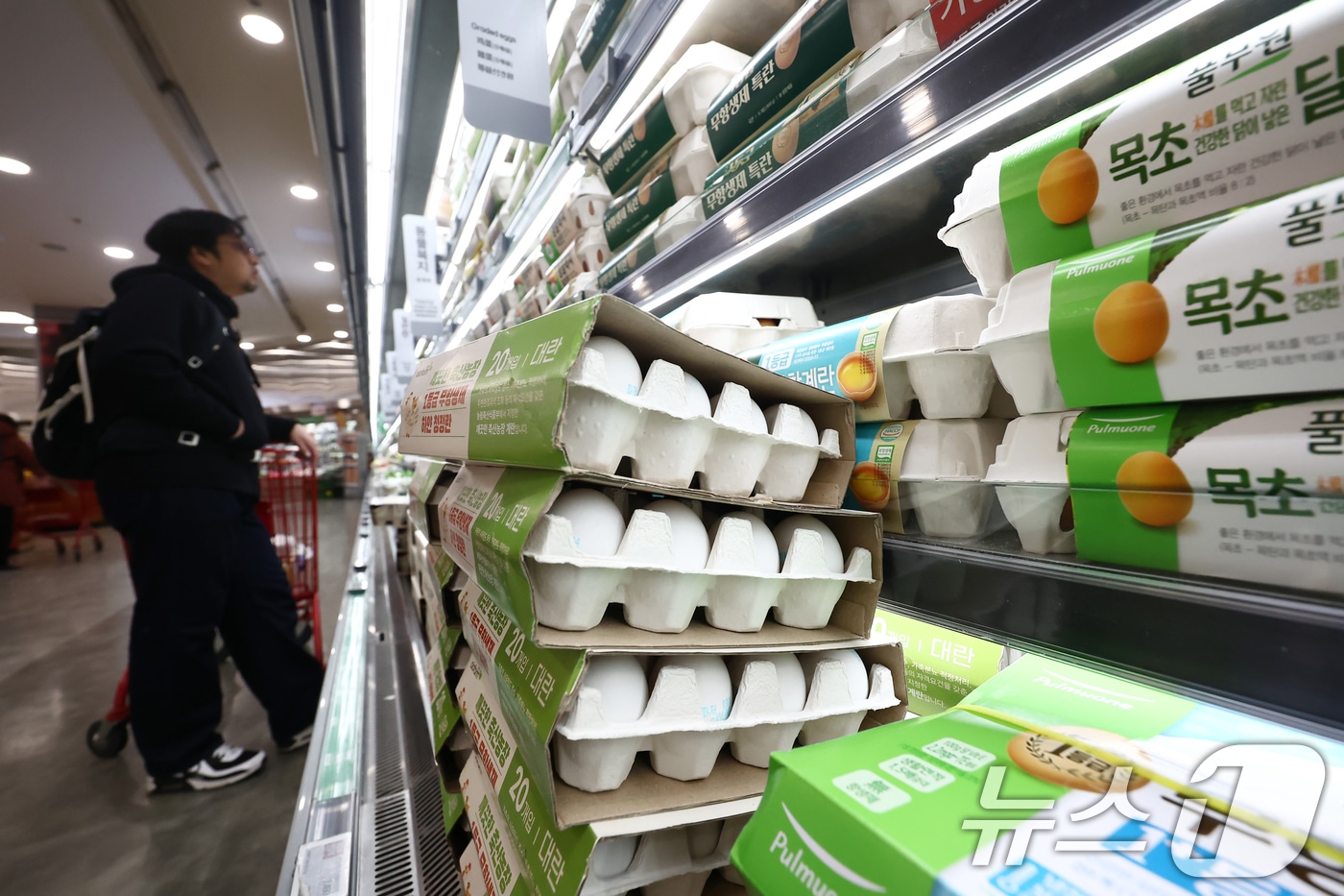 다시 7000원대로 오른 계란 - 뉴스1