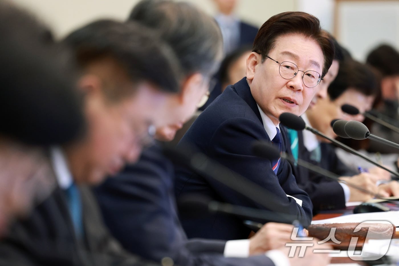 26.2조 '전쟁추경' 국무회의 의결…소득 하위 70%에 최대 60만원 지원 - 뉴스1