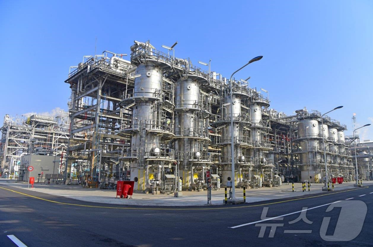 가스전 피격' 이란, 보복 공격 확대…쿠웨이트 정유시설 화재 - 뉴스1