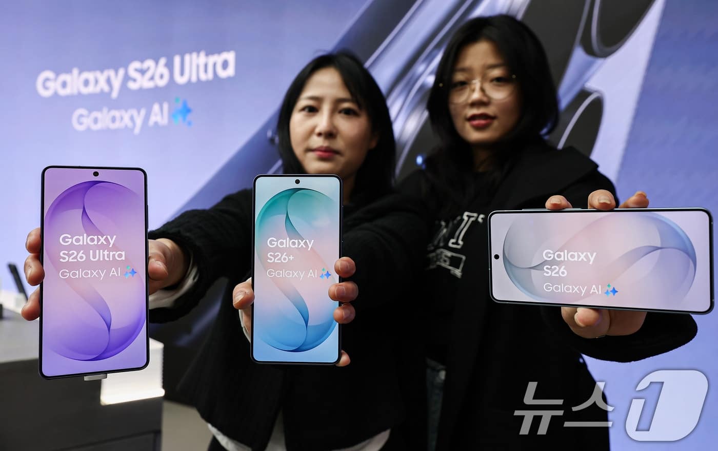 IDC "메모리칩 가격 급등에 올해 스마스폰 출하 10년래 최저" - 뉴스1