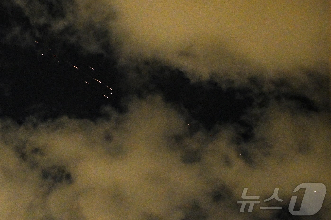 멀미나는 유가' 하루 40달러 급등락…포성·트럼프 입에 출렁 - 뉴스1