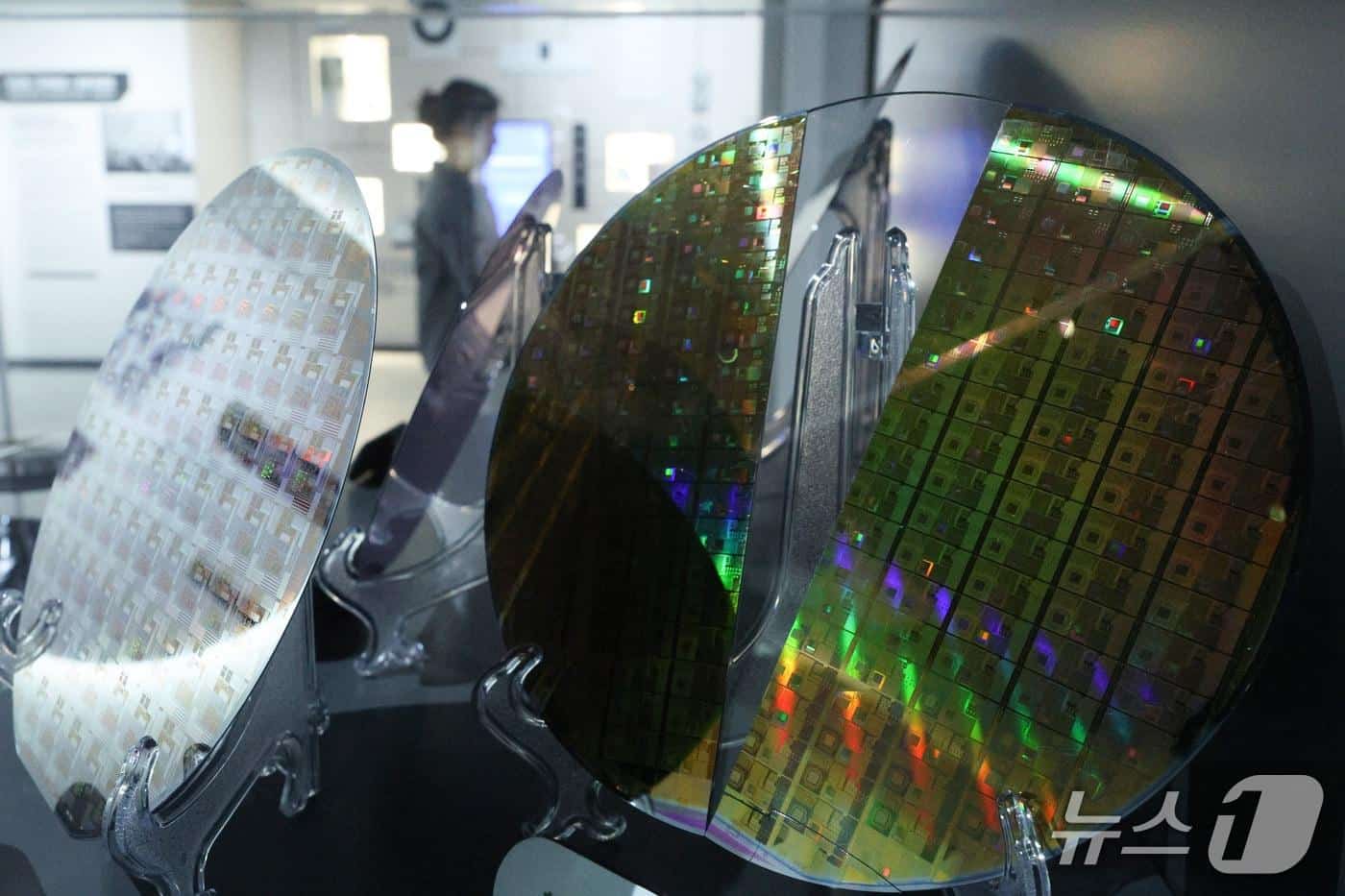 충북 수출 27개월째 늘었다…반도체 훈풍 효과 '톡톡' - 뉴스1