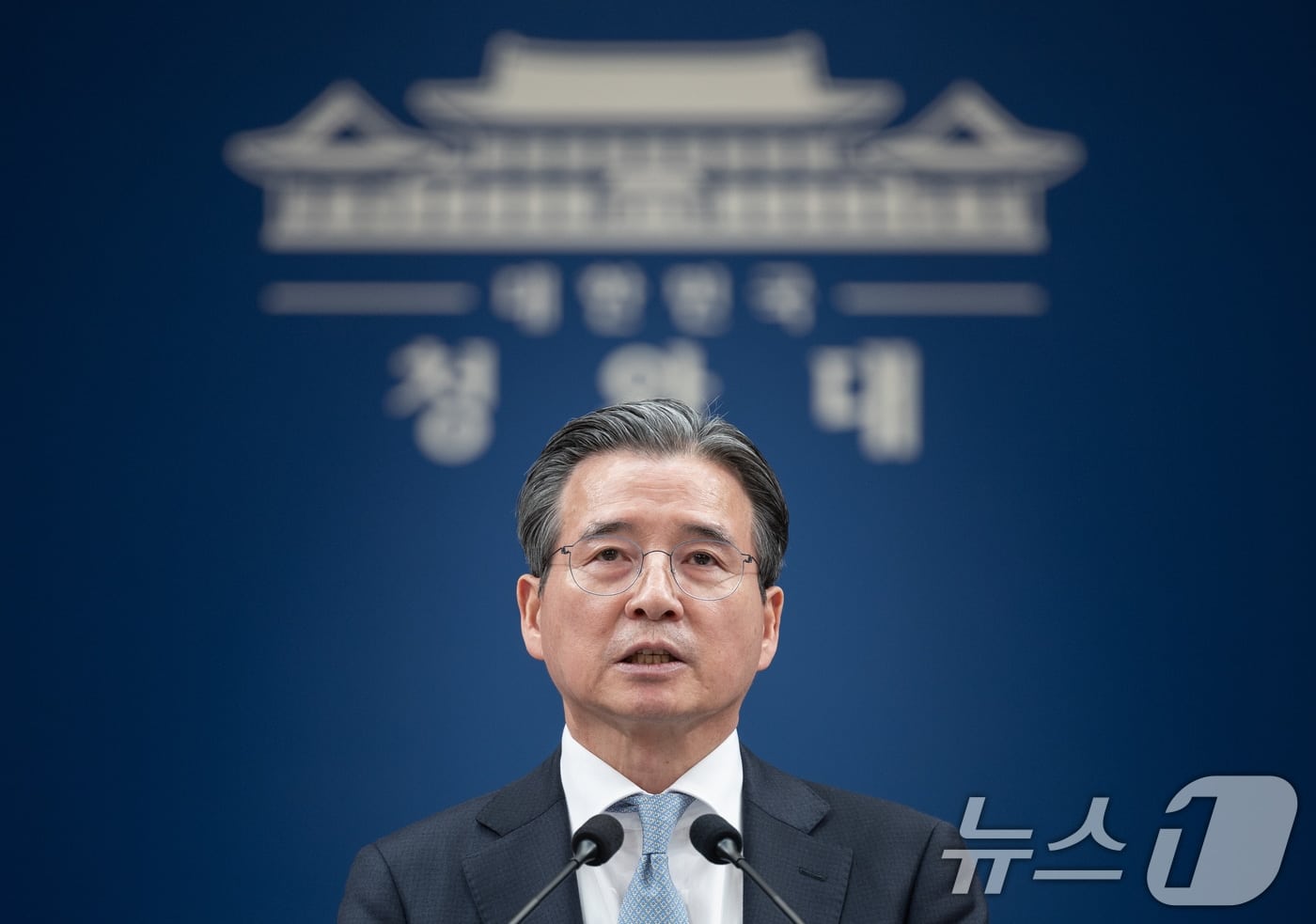 靑 "최고가격제 금주 추진…2주 뒤 유류세 인하도 검토"(종합) - 뉴스1