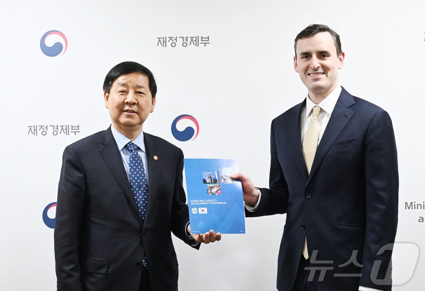 구윤철 "추경 비롯해 모든 가용한 정책수단 동원, 민생 영향 최소화"