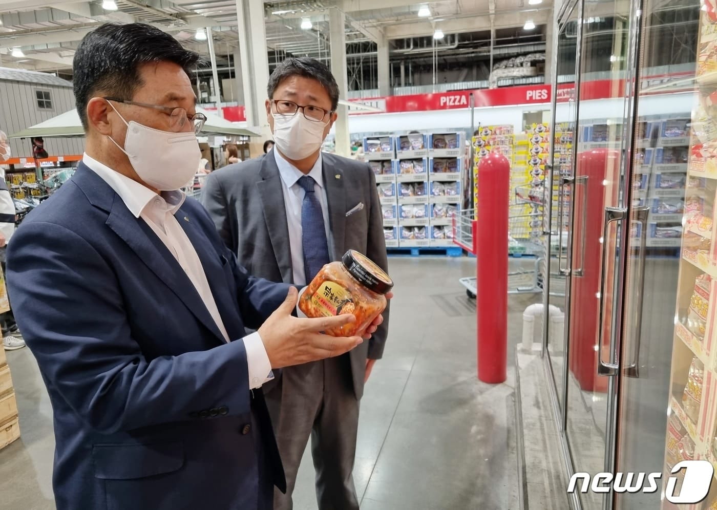 aT, 對일본 K-Food 수출확대 방안 모색…김춘진 사장 현지 점검 - 뉴스1