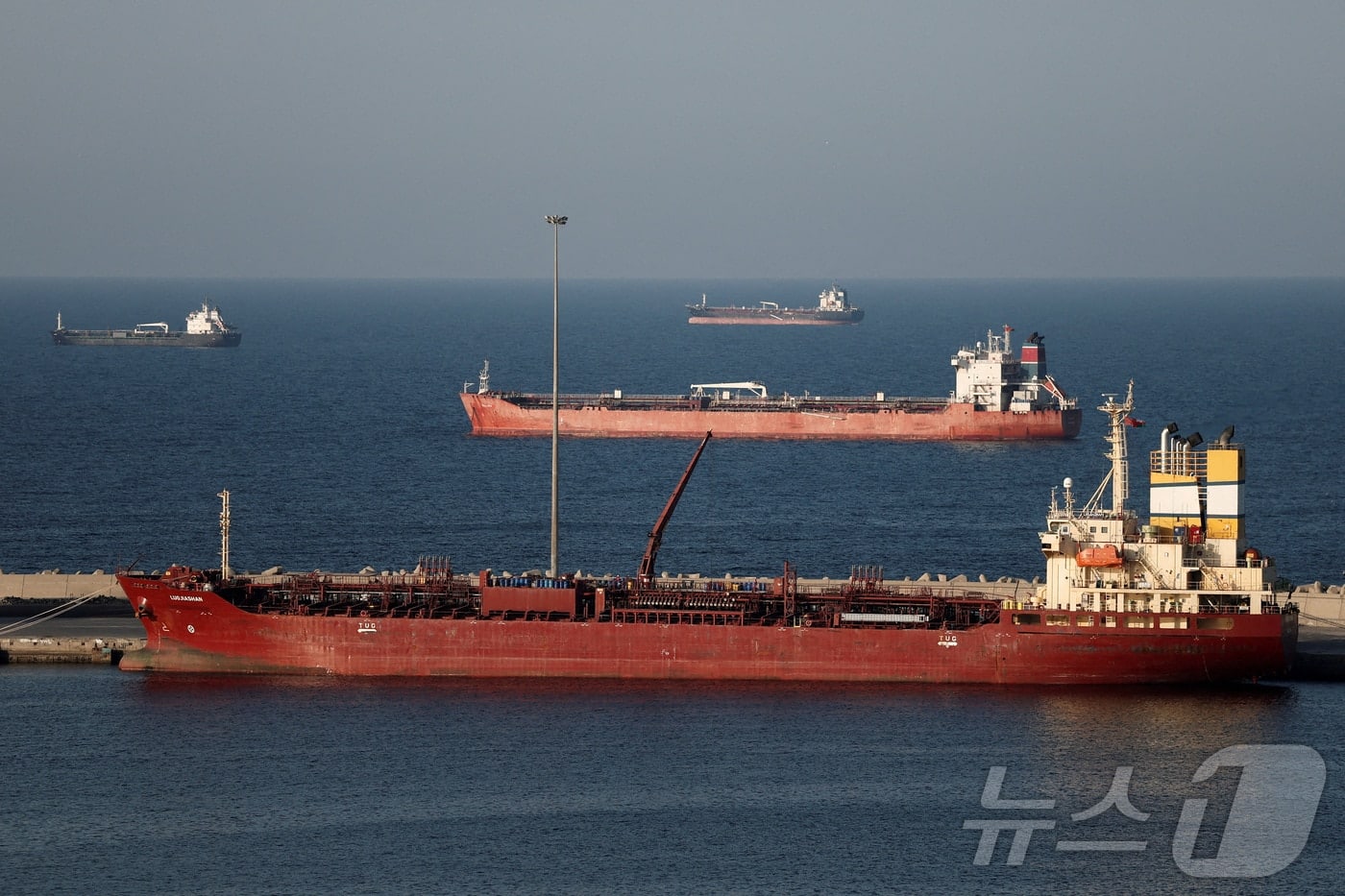 호르무즈 3주만 봉쇄해도 韓 제조업 비용 5.4%↑…장기화 땐 11.8% 급등" - 뉴스1