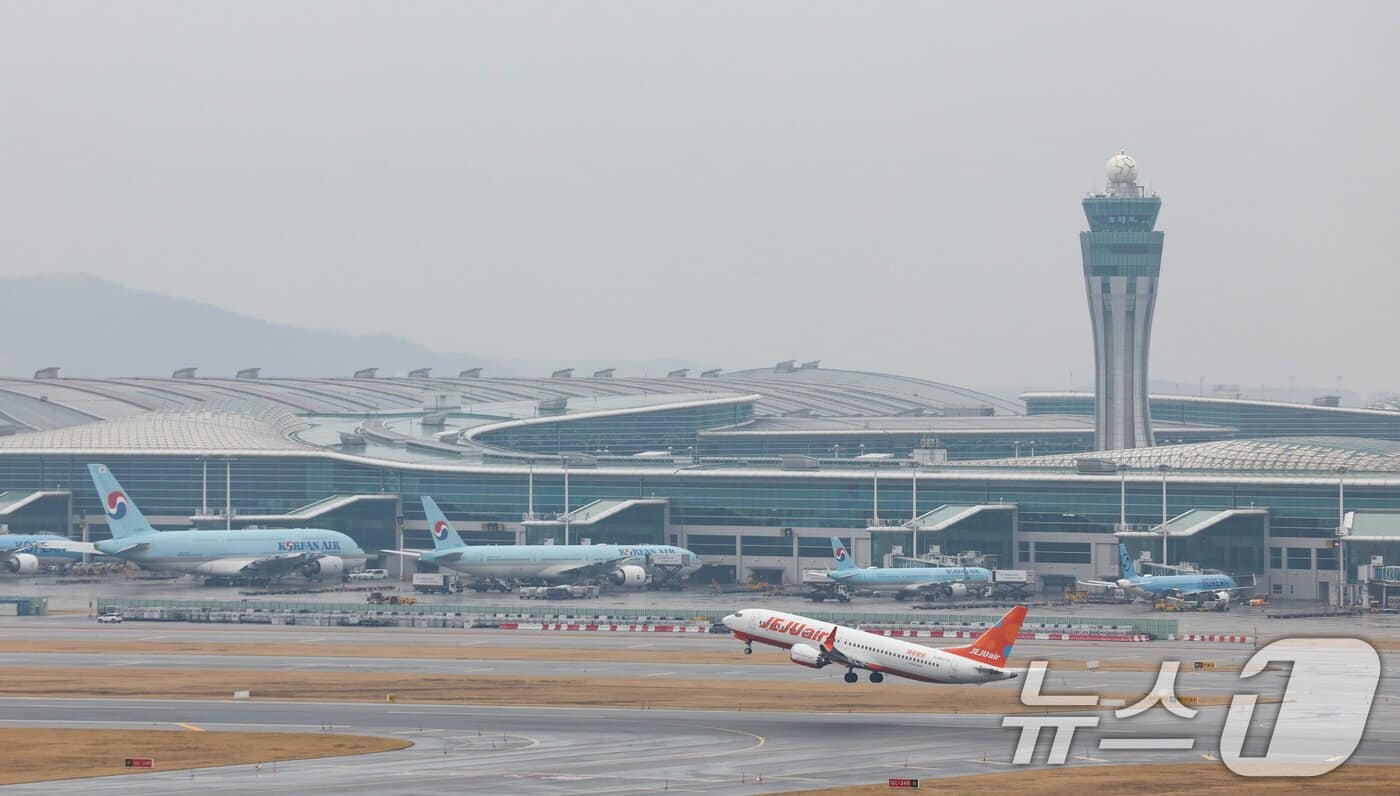 유가 100달러, 환율 1500원' 뉴노멀 대비…기업 비상경영 확산 - 뉴스1