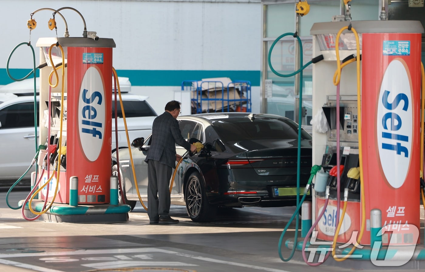 호르무즈 3주만 봉쇄해도 韓 제조업 비용 5.4%↑…장기화 땐 11.8% 급등" - 뉴스1